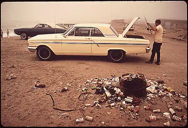 Zmudowski Beach State Park, California, 1972. Dick Rowan for EPA’s Documerica Project.