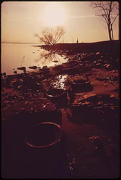 Shoreline of Baltimore Harbor, Maryland, 1973. Jim Pickerell for EPA’s Documerica Project.